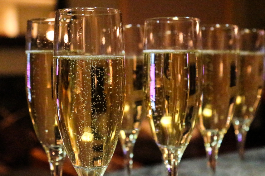 champagne flutes 